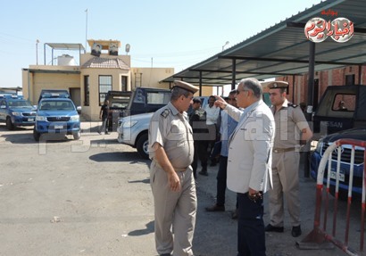 جانب من جولة مدير أمن قنا اليوم بمركز شرطة أبو تشت 