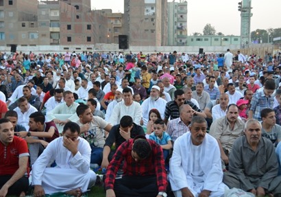 الألاف يؤدون صلاة العيد فى المنيا
