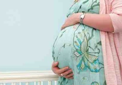أخطر علامات الخطر مع الحمل  التي يجب مراجعة الطبيب معها