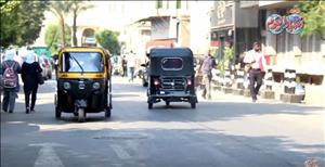 فيديو| «التوك توك» يخترق قواعد المرور بوسط البلد .. والسائقون ماذا نفعل؟