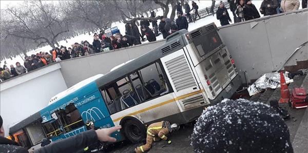 شرطة موسكو تعلن إصابة 3 أشخاص في حادث اصطدام حافلة قرب المترو