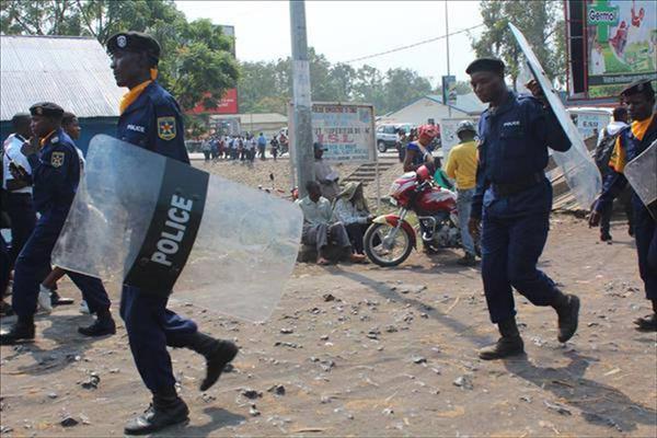 قوات الكونجو تستخدم الغاز المسيل للدموع لوقف المظاهرات