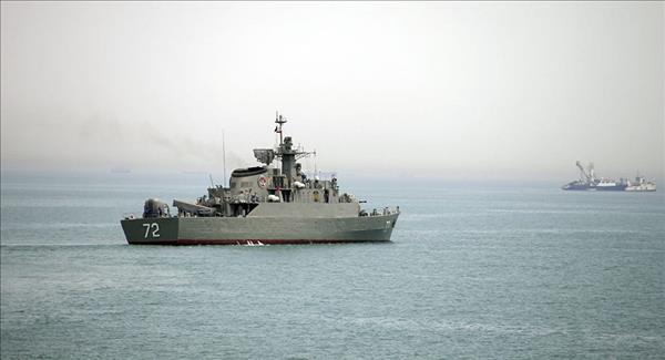 سفينة حربية إيرانية تصطدم بحاجز أمواج في بحر قزوين وفقد 2 من طاقمها