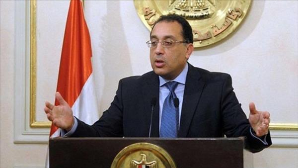 وزير الإسكان يُصدر 53 قراراً إدارياً لإزالة مخالفات البناء بقرية سياحية