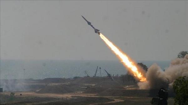 الحوثيون يطلقون صاروخا باليستيا باتجاه السعودية