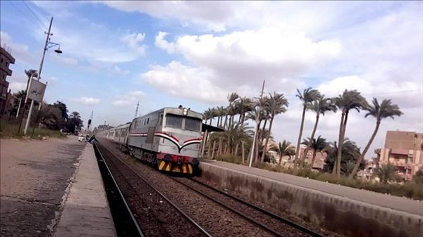 عقب انتشار «فيديوهات المخدرات» بين سائقي القطارات.. إجراءات حازمة من «السكة الحديد»