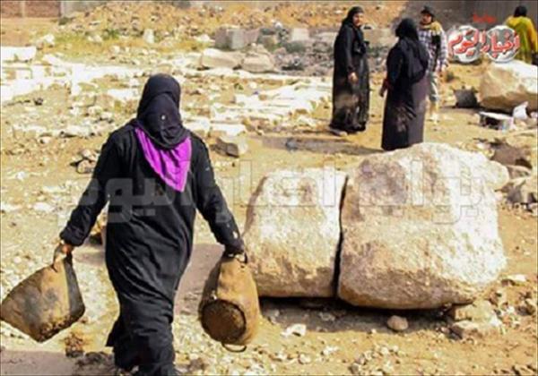 بالفيديو.. أقدم عاملة بالأثار تكشف هدية «زاهي حواس» لمكتشفي مقبرة عين شمس