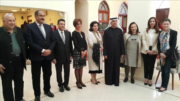 صور| السفير المصري يفتتح معرض التضامن للحرف اليدوية في الكويت