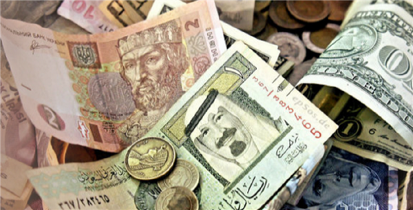 ننشر أسعار العملات العربية.. والريال السعودي يسجل 4.68 جنيه في البنوك
