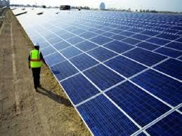 18 تحالفا تتقدم بمسابقة إنشاء محطات كهرباء شمسية غرب النيل