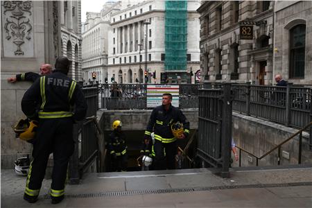 «الإطفاء البريطانية» ترسل 6 عربات بعد أنباء عن انفجار كبير في ليستر