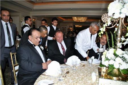 صور| الخطيب والعامري فاروق في زفاف هاني عز الدين