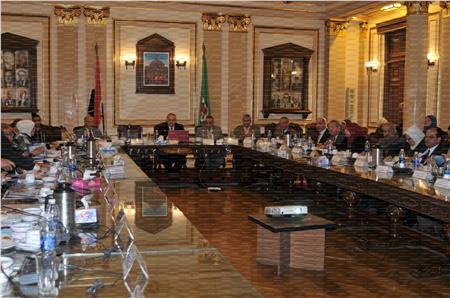 مجلس جامعة القاهرة يستعرض قرارات هامة