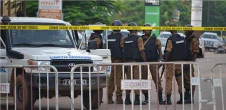 بوركينا فاسو: مقتل 4 من منفذي الهجوم على السفارة الفرنسية