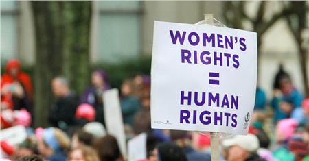 في اليوم العالمي للمرأة| نساء منسيات.. حروب تسلبهن حقوقهن