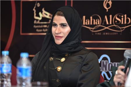 فيديو.. مصممة أزياء سعودية: العباءة لا تمنع المرأة من ركوب «البسكلتة»