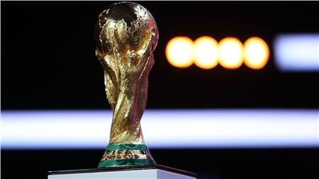 مشاهدة كأس العالم بين قبضتي قطر وعاموس إسرائيل