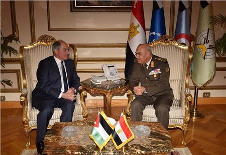 الفريق أول صدقي صبحي يستقبل رئيس الوزراء ووزير الدفاع الأردني