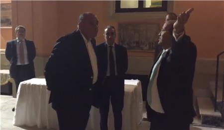 بالفيديو|| وزير الخارجية يتفقد اللجنة الانتخابية في سفارة مصر بروما