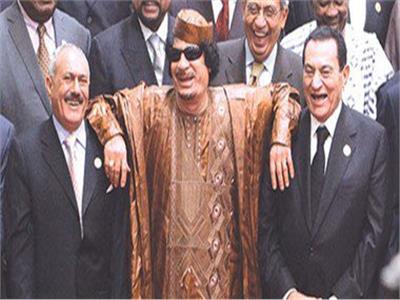 كوميديا القمم العربية| «مسدس القذافي واعتقال نجل بورقيبة» أبرز المشاهد