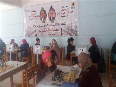 «الآداب» تحصد بطولة الشطرنج طالبات بجامعة المنيا