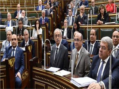البرلمان يوافق على تعديل رواتب الحكومة ورئيس النواب
