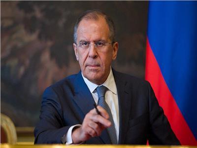 لافروف: روسيا لن تقف مكتوفة الأيدي أمام محاولات الغرب تدمير سوريا
