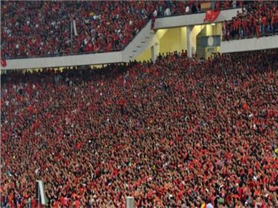«بسبب التذاكر» الأمن يقبض على مشجعين بمباراة الأهلي والترجي