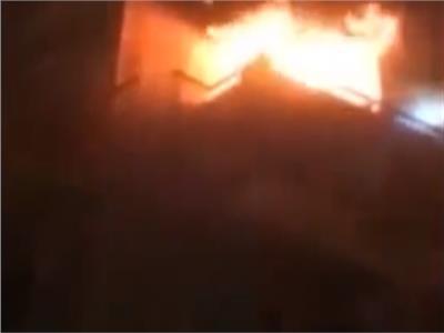 فيديو| زوج يشعل النار في زوجته وحماته