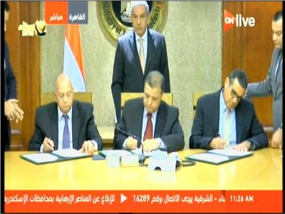 وزيرا التجارة والزراعة يشهدان توقيع بروتوكول «قطن مصر»