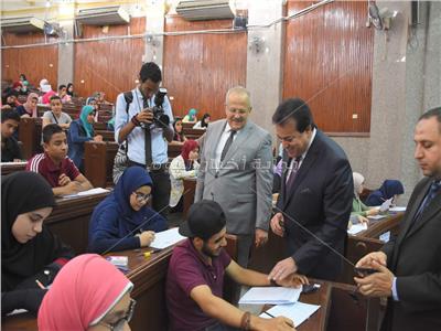الخشت: تجاوب الطلاب مع سؤال حل المشكلات بامتحانات جامعة القاهرة