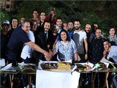 مصطفى شعبان يحتفل بعيد ميلاده فى كواليس «أيوب»