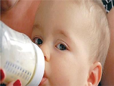«الصحة» تحذر من تناول ألبان الأطفال بعد 24 ساعة من تحضيرها