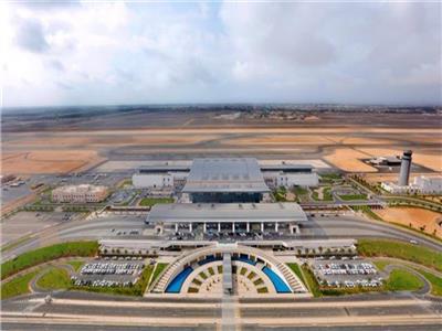 عمان تُعيد فتح مطار صلالة بعد انحسار إعصار «مكونو»
