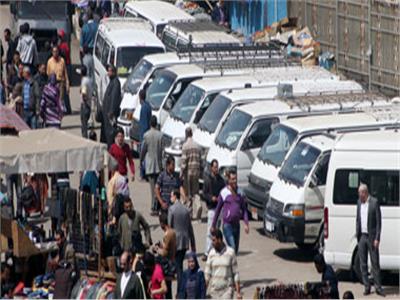 أمن القاهرة: إزالة ٣ مواقف عشوائية أمام محطة مترو حلوان