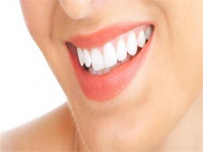 تعرف على أسباب اصفرار الأسنان طرق العلاج والأطعمة المبيضة  