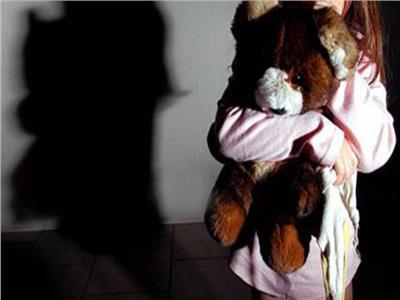 ضبط عاطل حاول اغتصاب طفلة بالتجمع