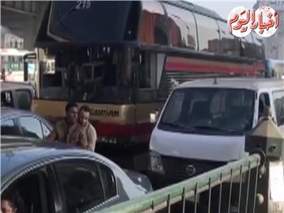 فيديو| كيف يواجه الشارع المصري الازدحام ؟