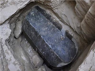 علماء آثار يكتشفون تابوتًا ضخمًا في الإسكندرية