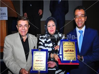 صور| تكريم نجوم الفن والرياضة بحفل «القاهرة 75»