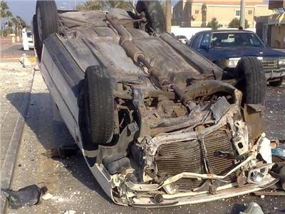 مصرع وإصابة 5 أشخاص في حادث مروع بطريق اﻹسماعيلية الصحراوي