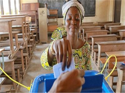 إغلاق مراكز الاقتراع فور انتهاء التصويت في الانتخابات الرئاسية بزيمبابوي