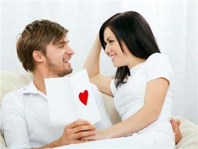 5 علامات تدل على حب زوجك 