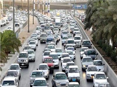  بالفيديو| المرور: كثافات مرورية عالية على أغلب الطرق والمحاور بالقاهرة  