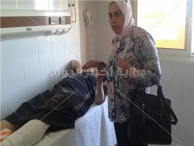 بالصور.. وكيل وزارة الصحة تتابع حالات المصابين في حادث مرسى علم 