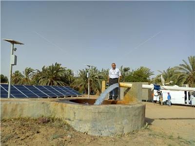  تشغيل 25 بئرًا جوفيًا بالطاقة الشمسية في الوادي الجديد