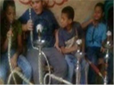 تحرير محضر ضد صاحب «كافيه» بالغربية قدم لأطفال قرية «الشيشة»