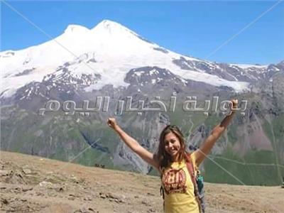 «نورهان» أول مصرية تتسلق جبل «إلبروس»: «مغامراتي لن تنتهي»