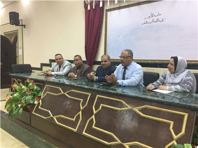 صور| رئيس جامعة الأزهر يفتتح الدورة التدريبية لمعلمي المعاهد