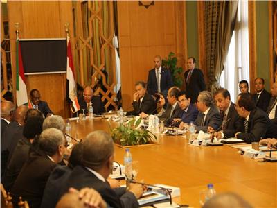 وزير الشباب والرياضة يشارك في اجتماع اللجنة الوزارية المصرية السودانية